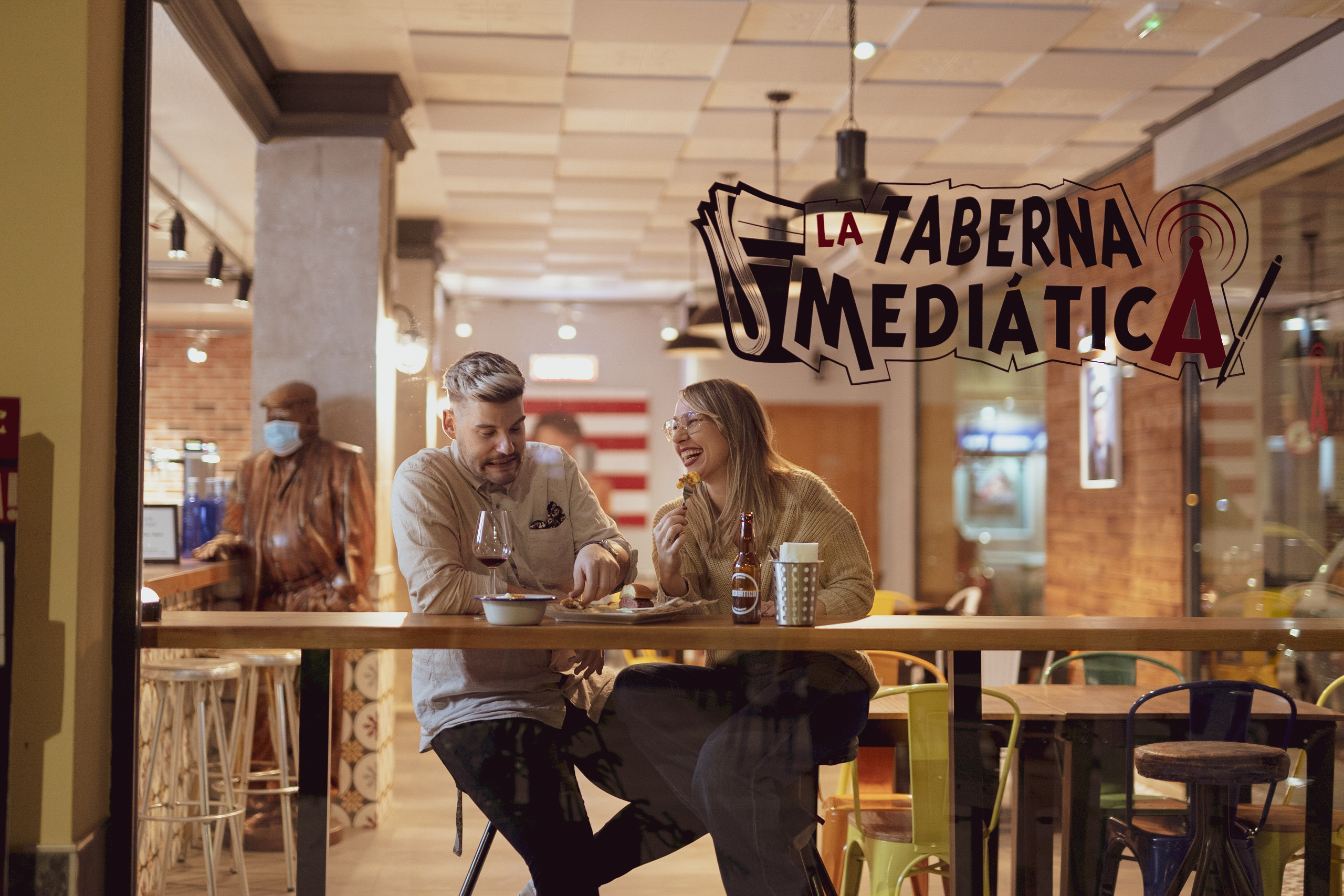 La Taberna Mediática — Interior del restaurante
